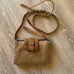 Coco and Carmen Jillian Crossbody Purse Wristlet